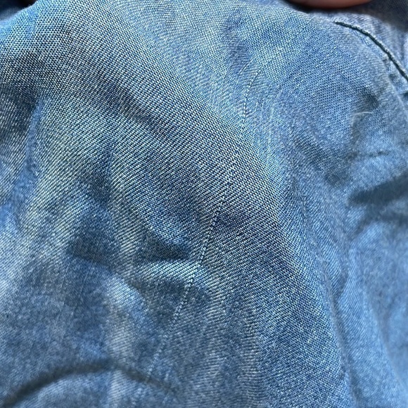 𝅺MICHAEL Michael Kors Blue Denim Chambray Cold Shoulder Top - Picture 8 of 8